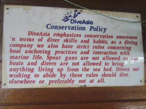 Sign on diveboat