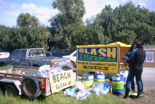 "'Diving In' to assist the environment" - 60 volunteers, of which 15 divers, took part in a beach  and underwater clea