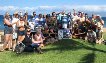 Supporters of the Kahekili sign